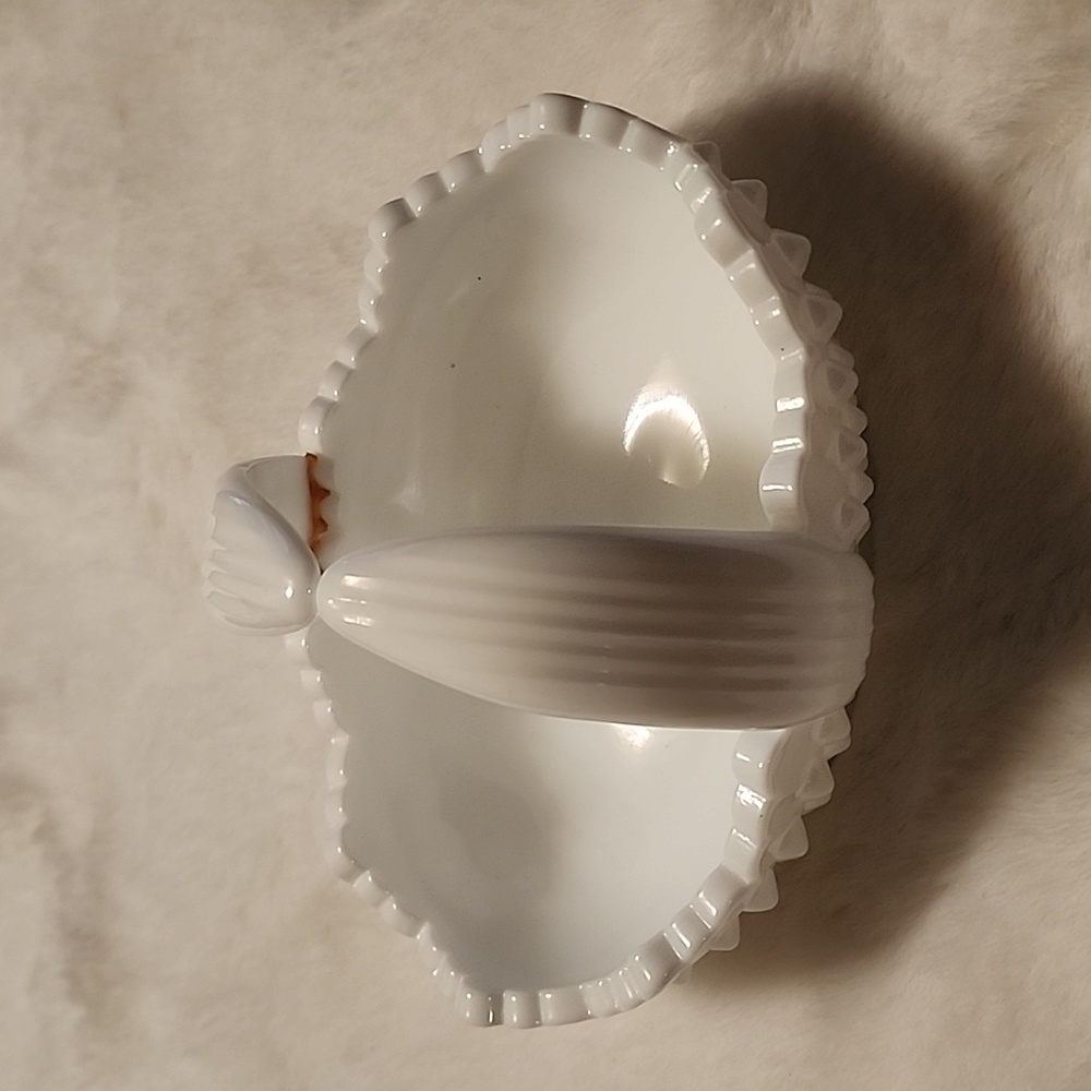 VINTAGE HOBNAIL WHITE MILK GLASS  CANDY SISH BOWL  ( SEE INFORMATION  CONDITION)